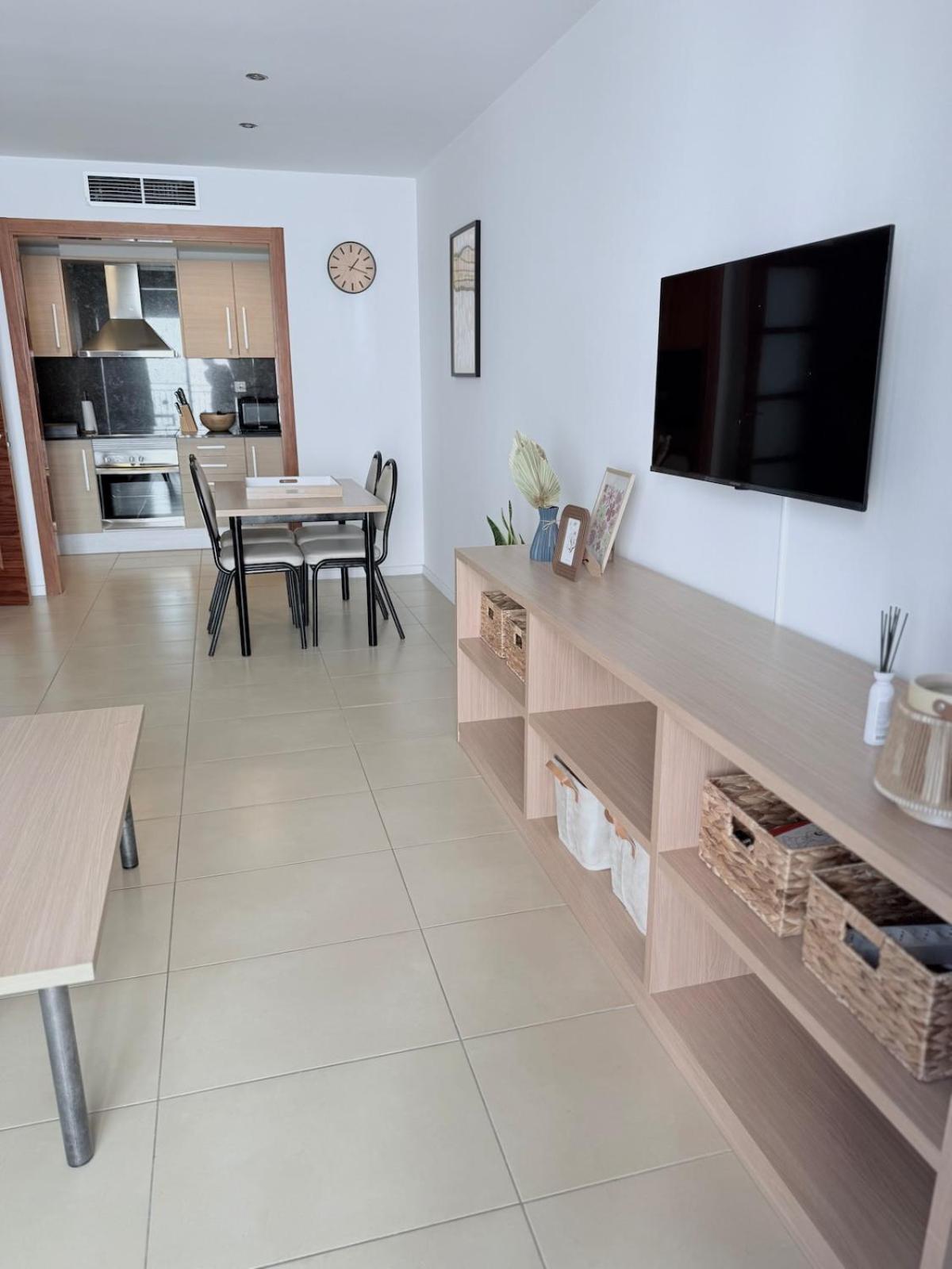 Costa Beach, Pool And Parking Appartement