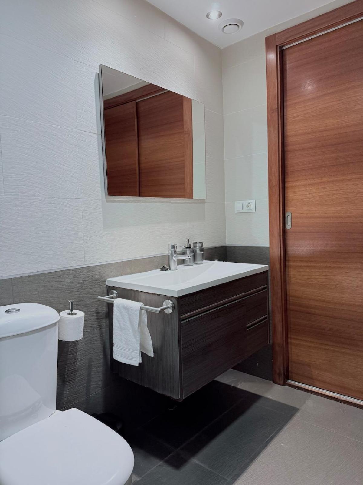 Appartement Costa Beach, Pool And Parking *